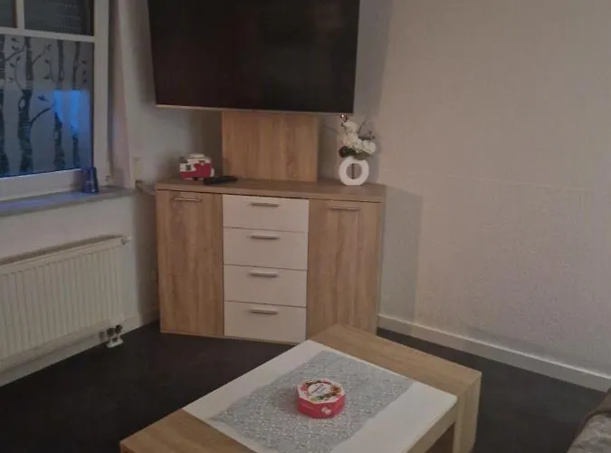 Souterrain-wohnung Mit Kostenlosem Stellplatz Lipsia