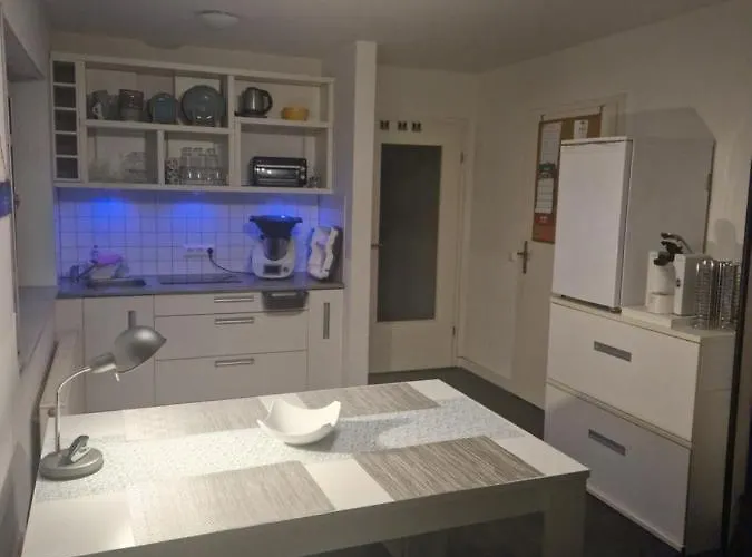 Appartamento Souterrain-wohnung Mit Kostenlosem Stellplatz *